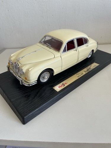 Jaguar mk2 18e ivoire - 1/18e,