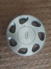 1 enjoliveur d´origine  FORD