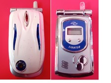 LOT de 2  Briquets Métal ..style:  téléphone mobile  à clapet