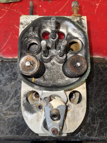 Deutz f4l912 cylinder head - f4l912,