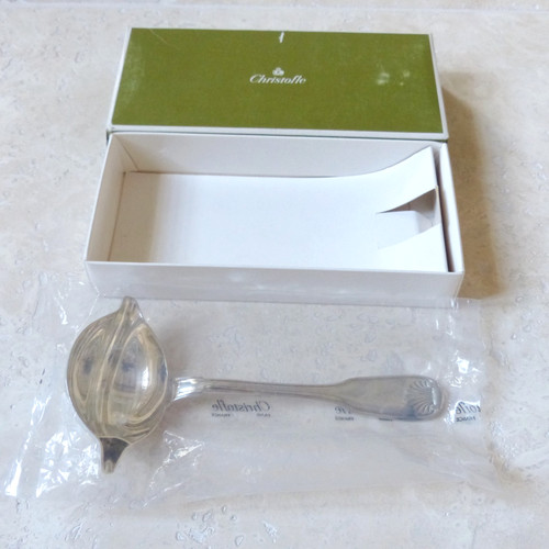 Neuve cuillère sauce gras - à,