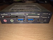 3'5 lecteur de carte interne, SD, micro-SD, M2, CF, MS + 2 ports USB3, 1 e-SATA