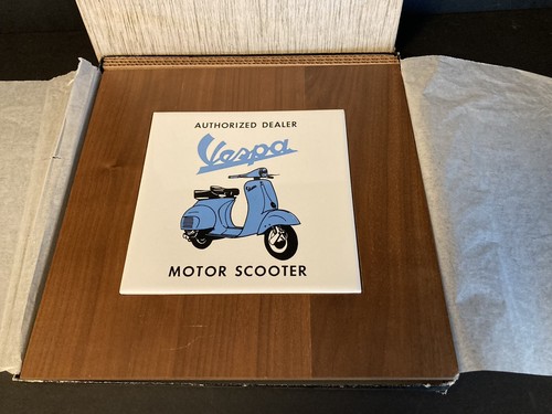 Vespa scooter authorized - scooter,