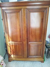 BELLE ARMOIRE EN MERISIER MASSIF