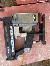 CLOUEUR DE FINITION SENCO