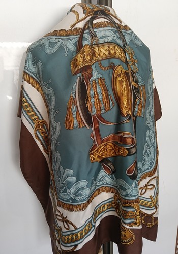 Foulard hermès bride cour - foulard,