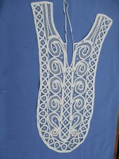 Plastron dentelle faite main