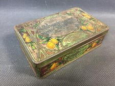 Ancienne boîte en fer à