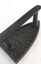 2 FERS À REPASSER COLLECTION OBJET VINTAGE - DURANDAL N°6 ET GENDARME 