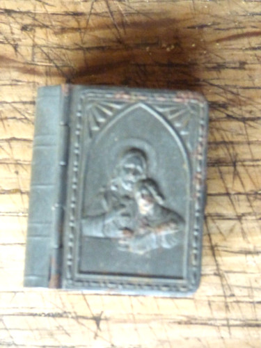 Petite boîte métal forme - boîte, en