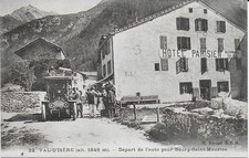 VAL D'ISERE - 73  :  DEPART DE L'AUTOBUS P.L.M. POUR BOURG-SAINT-MAURICE