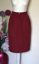 Vêtement occasion femme : Jupe rouge - T : 36 / 38