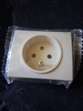 Enjoliveur Legrand Sagane prise 2P+T Beluga Neuf Sous Blister Réf 856 40