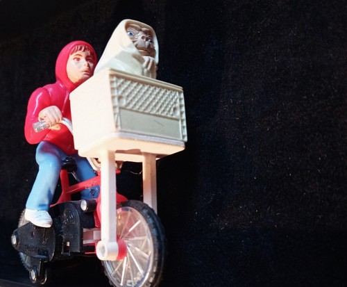 Figurine avec éliot sur - e.t.,