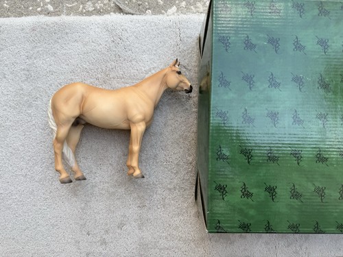 Rare model horse resin north - horse,