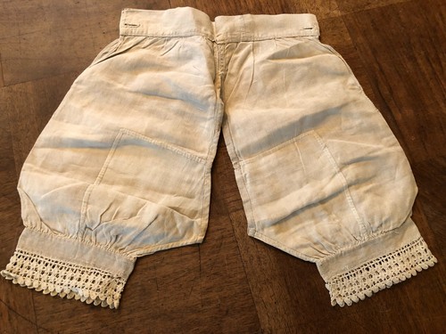Ancienne culotte fendue - fendue, ou