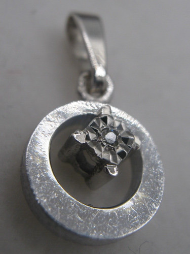 Joli pendentif avec diamant - joli,