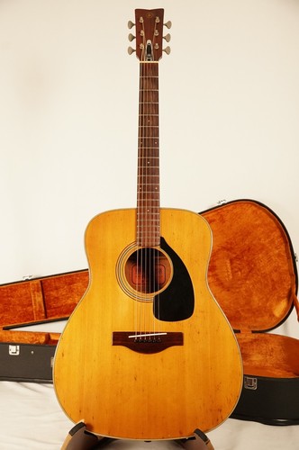 Guitare acoustique vintage