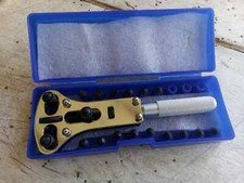 Clef de Montre outil pour ouvrir fond de Boitier pour remplacer la Pile etc