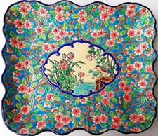 plat en émaux de Longwy à décor d'oiseau