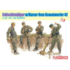 FALLSCHIRMJAGER W/KURZER 8cm GRANATWERFER 42 KIT 1:35 Dragon Kit Figure Militari