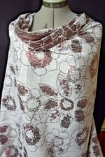 Karen Millen. Merveilleux jacquart texturé lamé fleuri. Blanc rouge carmin