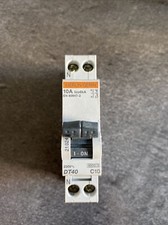 DISJONCTEUR MERLIN GERIN 10A