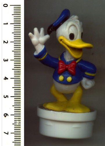 Figurine donald sur - sur, socle