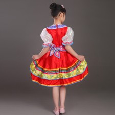 Fille Folk Costume Russe