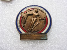Insigne, broche ESF école de ski Français " Neutre " Augis-Lyon