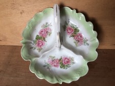Plat serviteur mendiant à 3 compartiments porcelaine décor roses Epoque 1900