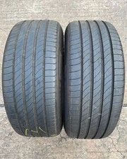Pneus D'Été 235/45 R18 98V