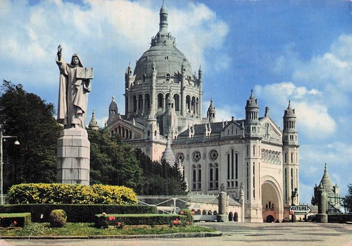 Lisieux statue de - 14, sainte