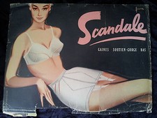 Publicité gaine soutien gorge