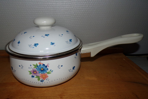 Casserole avec couvercle - casserole,