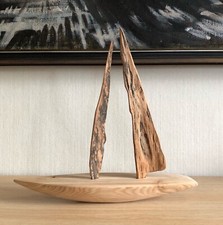 Voilier Yole en Bois Sculpté