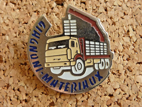 Pin pins badge automobile - pin's,