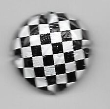 capsule champagne Janisson-Baradon estampée damier n° 25 noir et blanc