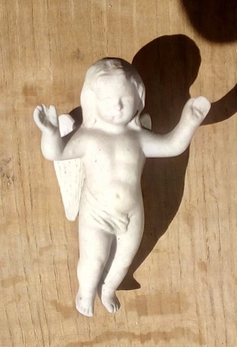 Angelot biscuit ancien.