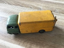 DINKY TOYS.   camion simca
