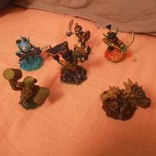 Lot 6 Figurines Skylanders  pour console de jeux