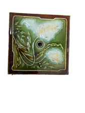 ANCIEN CARREAU FAÏENCE PERCÉ