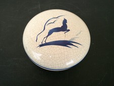 BONBONNIERE ART DECO FINITION CRAQUELEE DECOR ANTILOPE ORCHIES MOULIN DES LOUPS