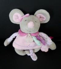 F2. DOUDOU ET COMPAGNIE hochet SOURIS PEARLY rose mauve gris fleur grelot  TTBE