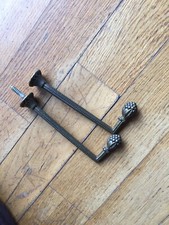 PAIRE DE GONDS d'embrasse