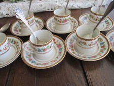 Anciennes Tasses à Moka