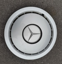 1 enjoliveur Mercedes