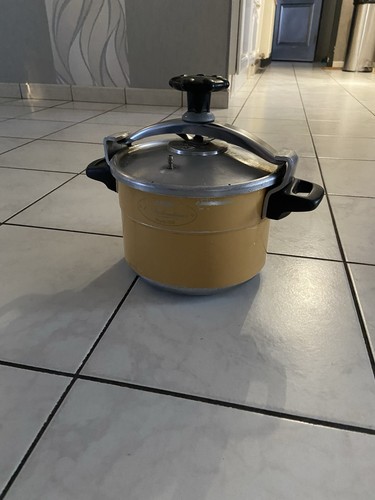 Cocotte minute seb - 8,