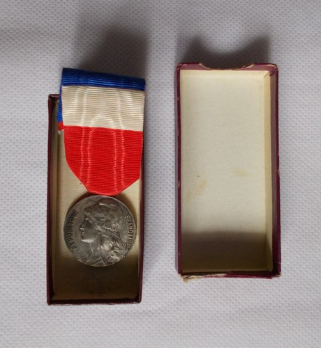 Médaille industrie travail - industrie,,