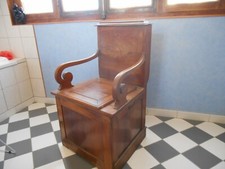 Ancien fauteuil d'aisance